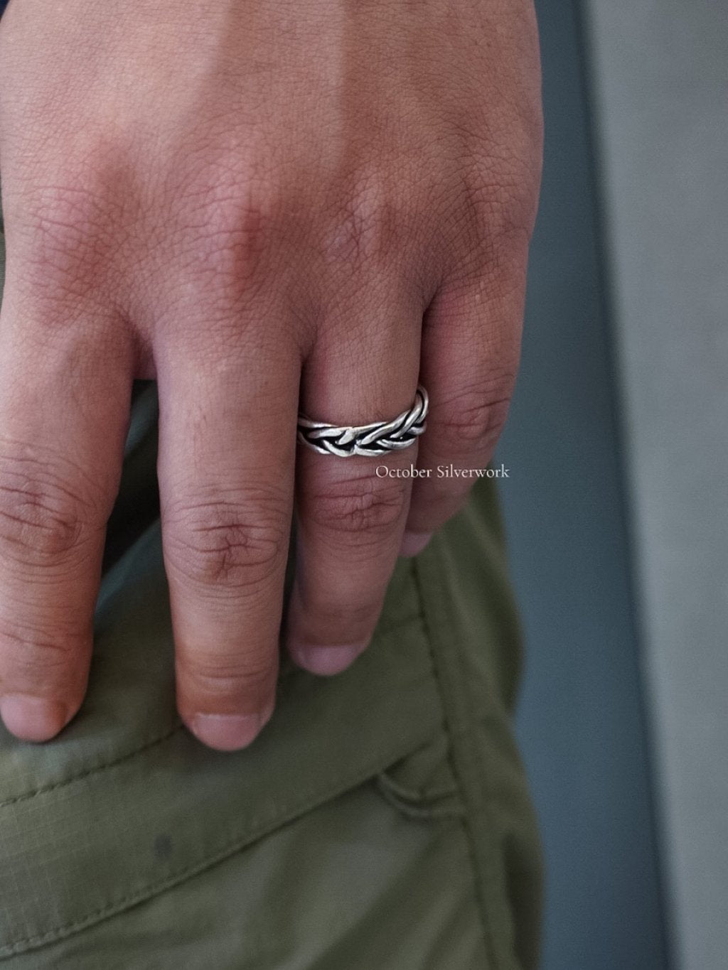 R1782 Woven Distressed Ring