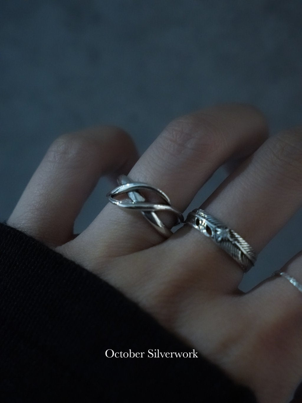 R1778 Vintage Intersecting Tail Ring