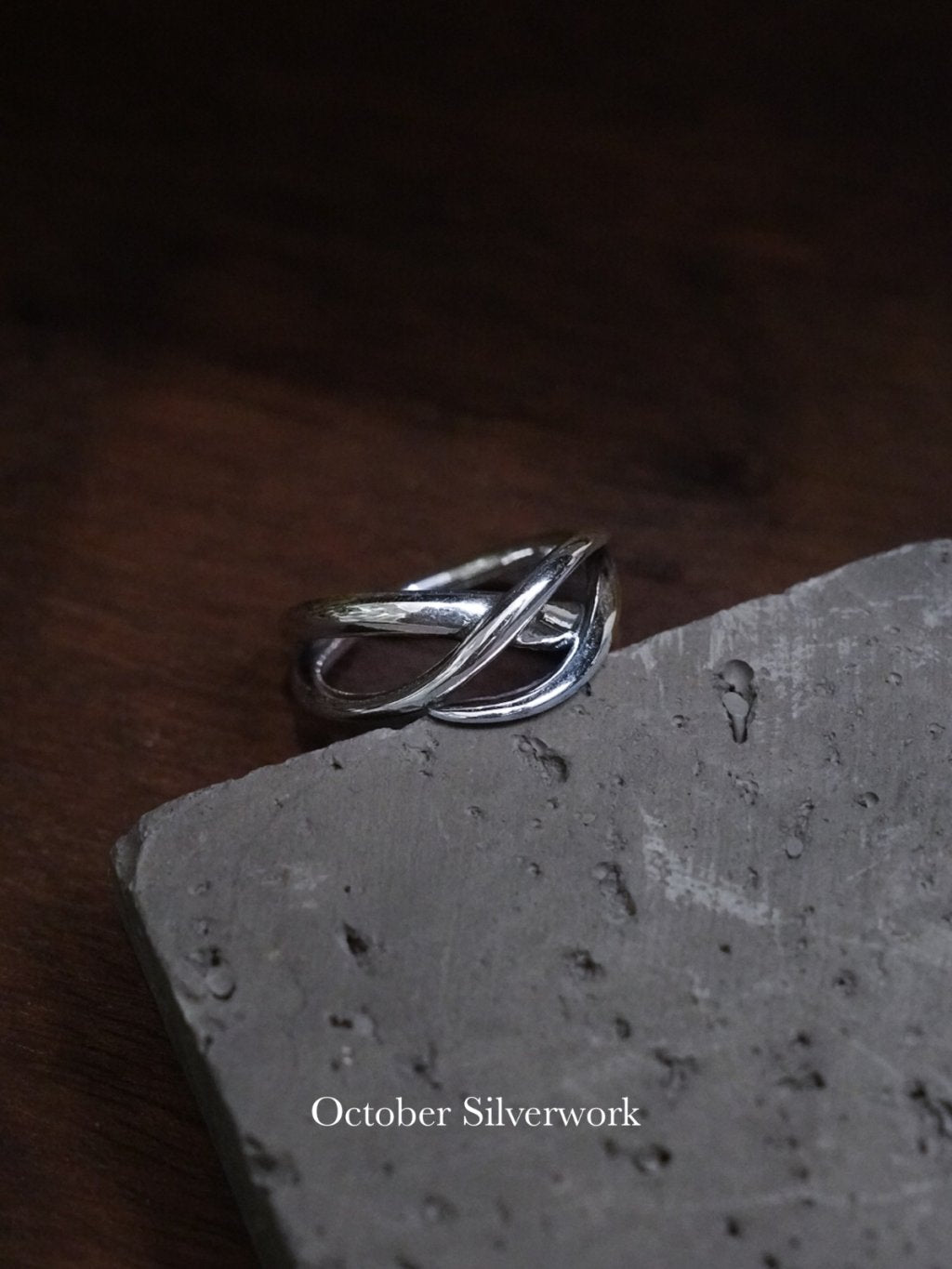 R1778 Vintage Intersecting Tail Ring
