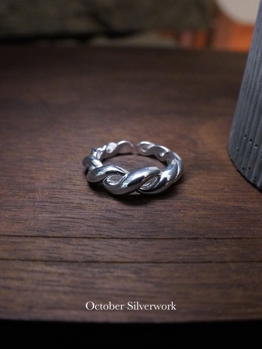 R1777 Large Twisted Pinky Ring