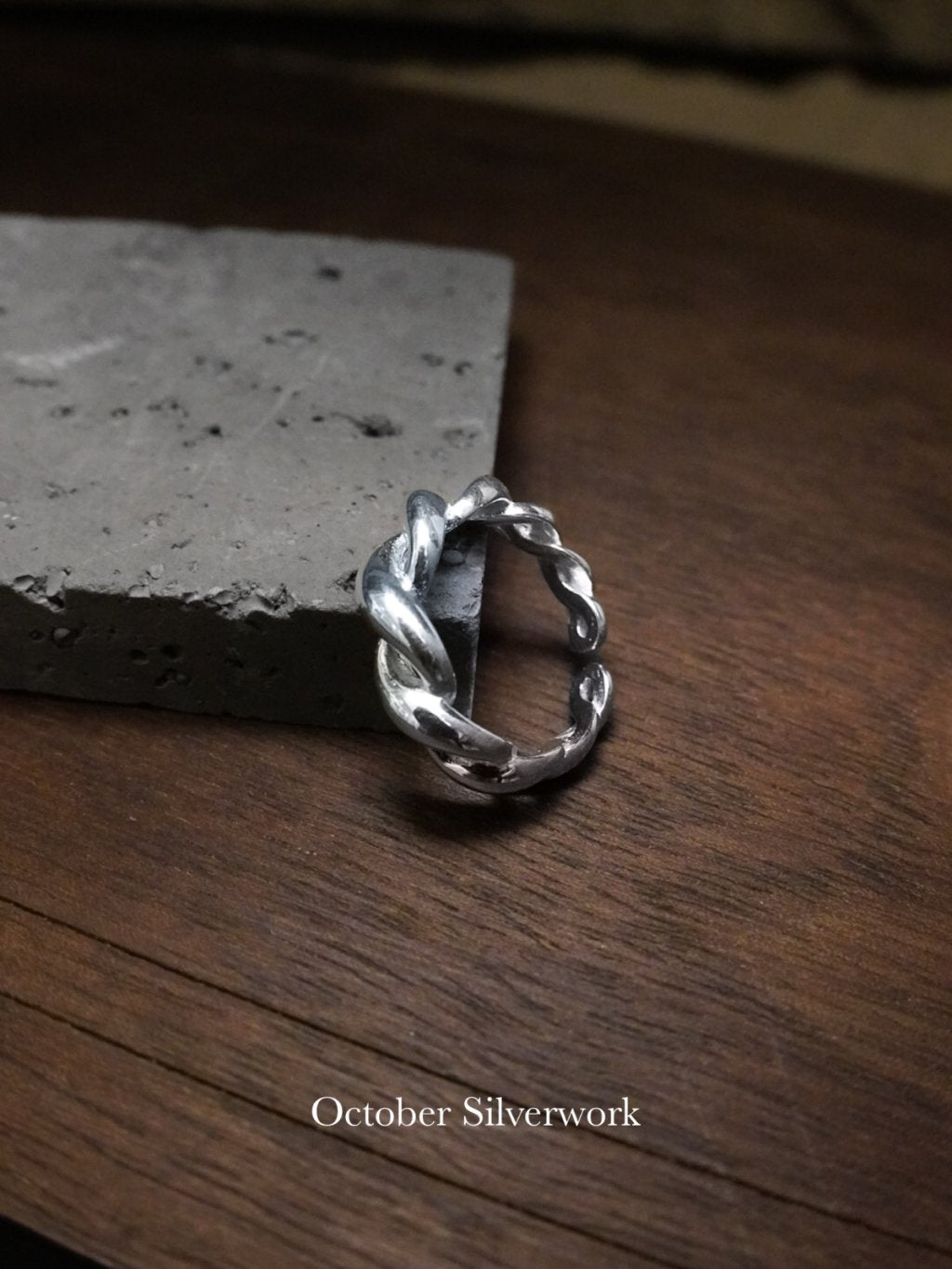R1777 Large Twisted Pinky Ring