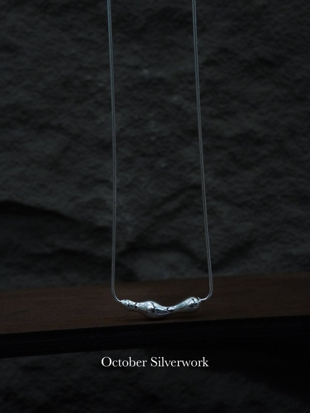 N1357 Geometric Wave Solid Necklace