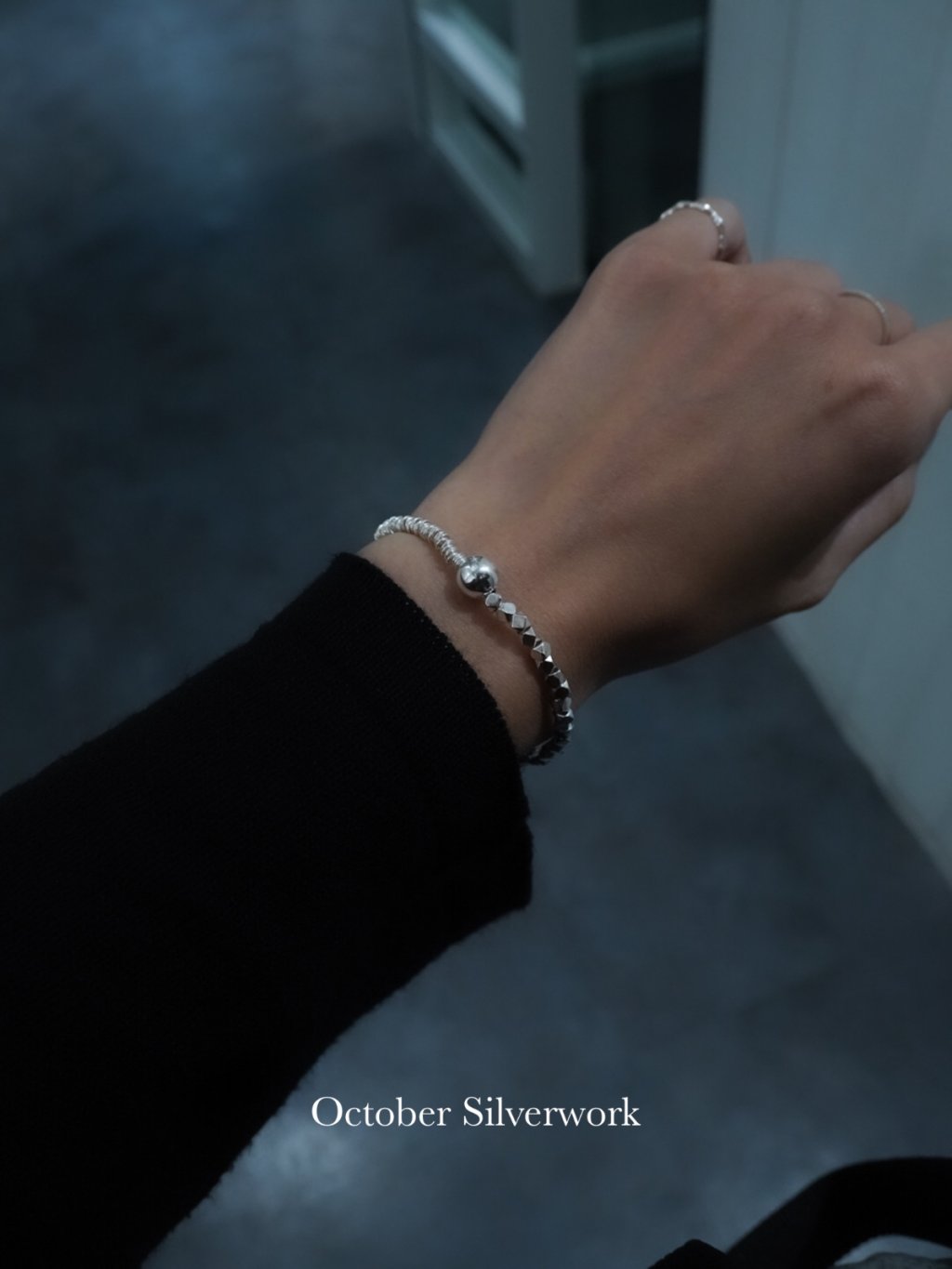 B1294 8mm Round Bead, Circle, and Square Bead Elastic Bracelet