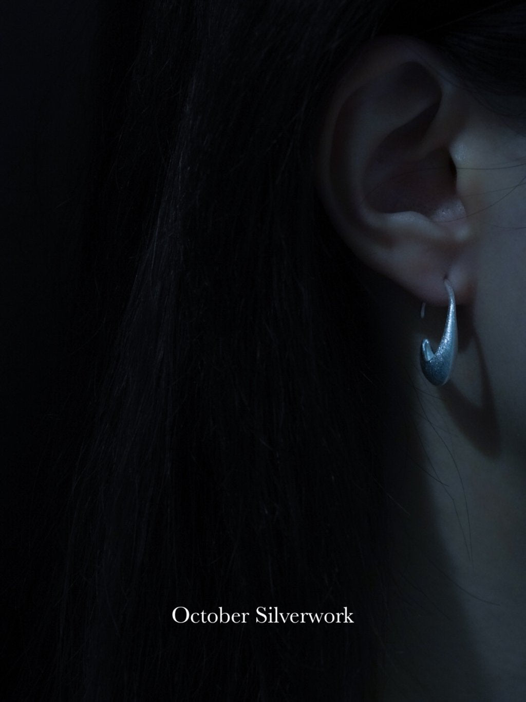 E1501 Frosted C-shaped Earrings