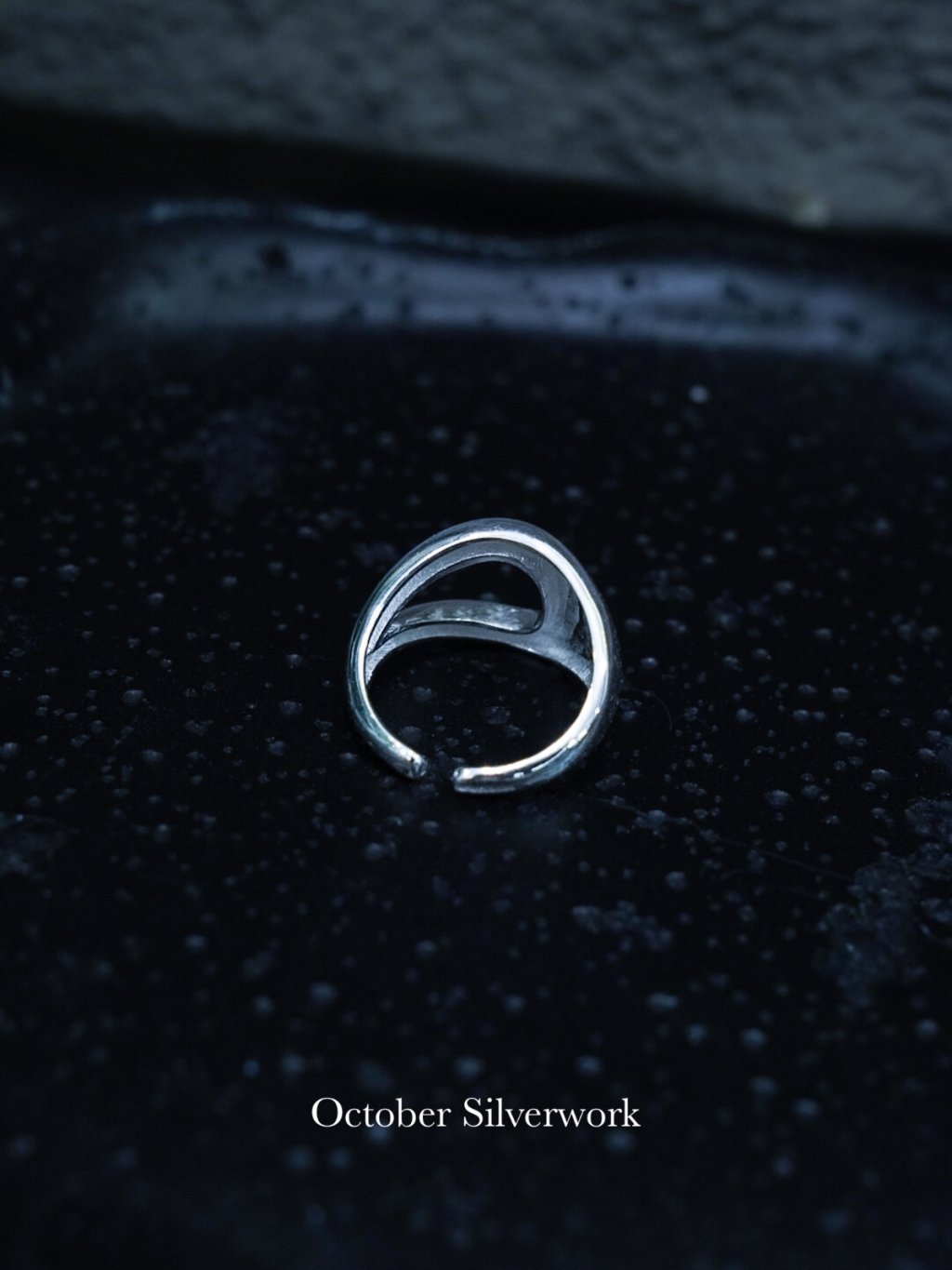 R1787 Hollow Outline Ring (Pinky Ring)