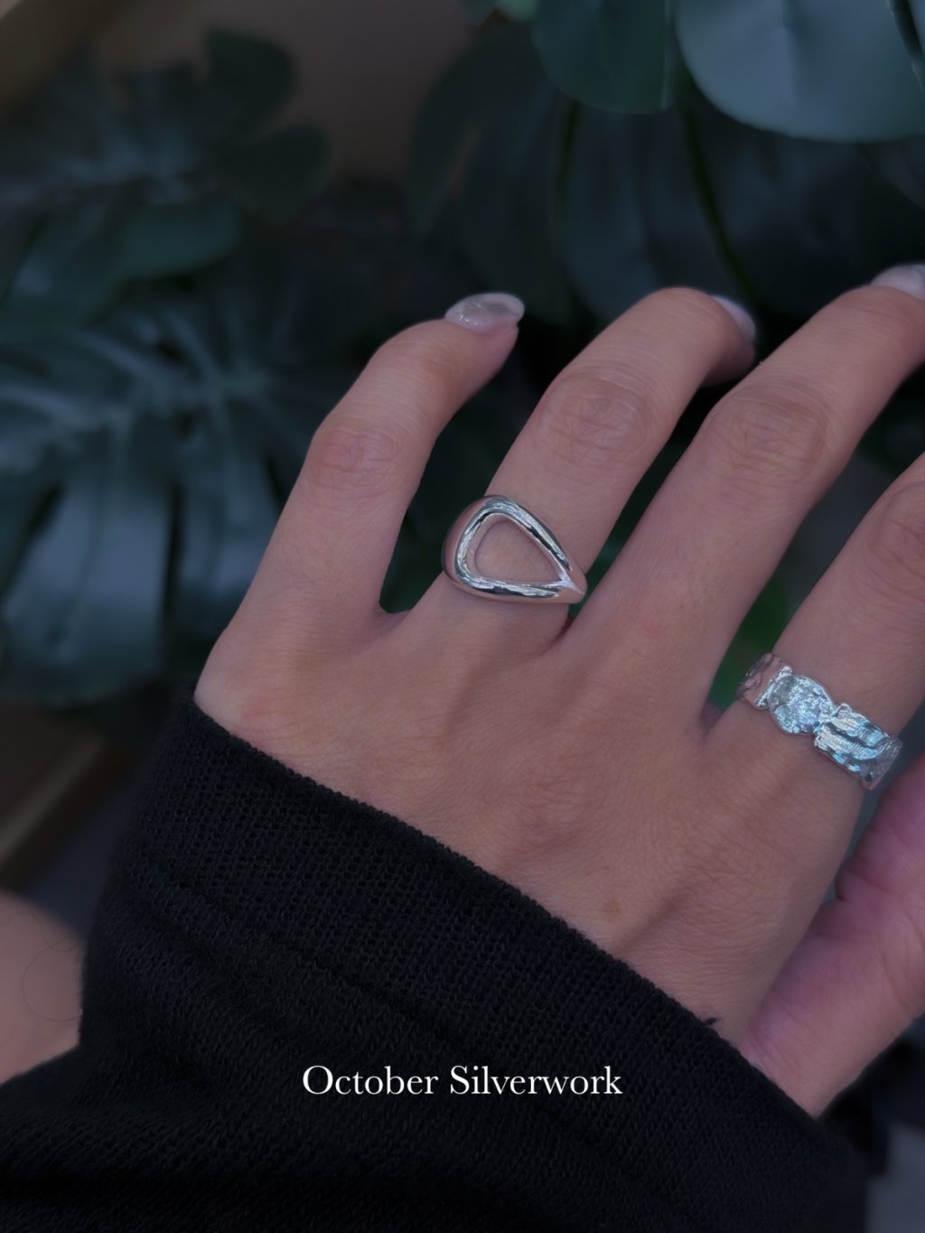 R1787 Hollow Outline Ring (Pinky Ring)