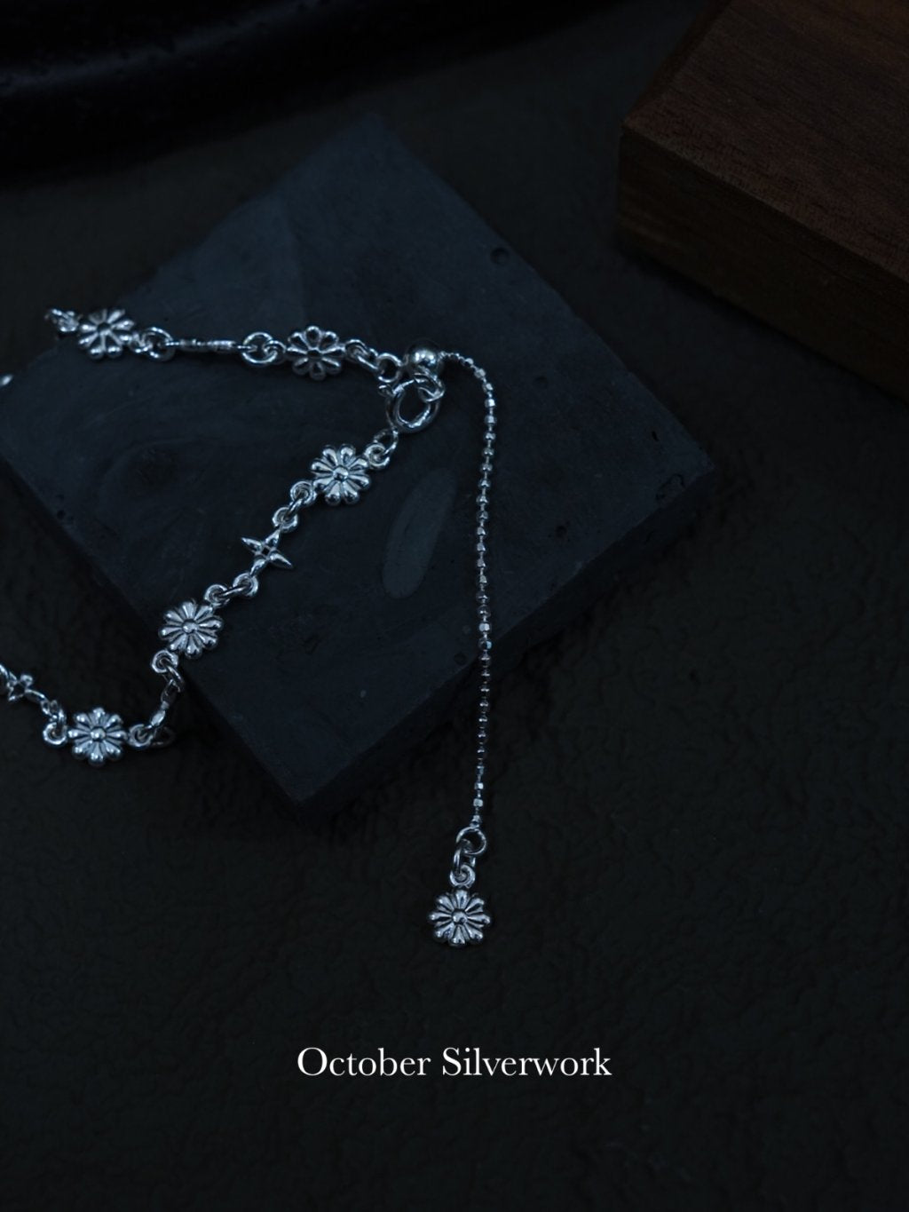 B1574 Flower Cross Pull Bracelet