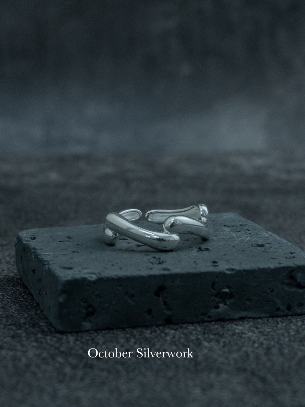 R1789 Wavy Layered Ring