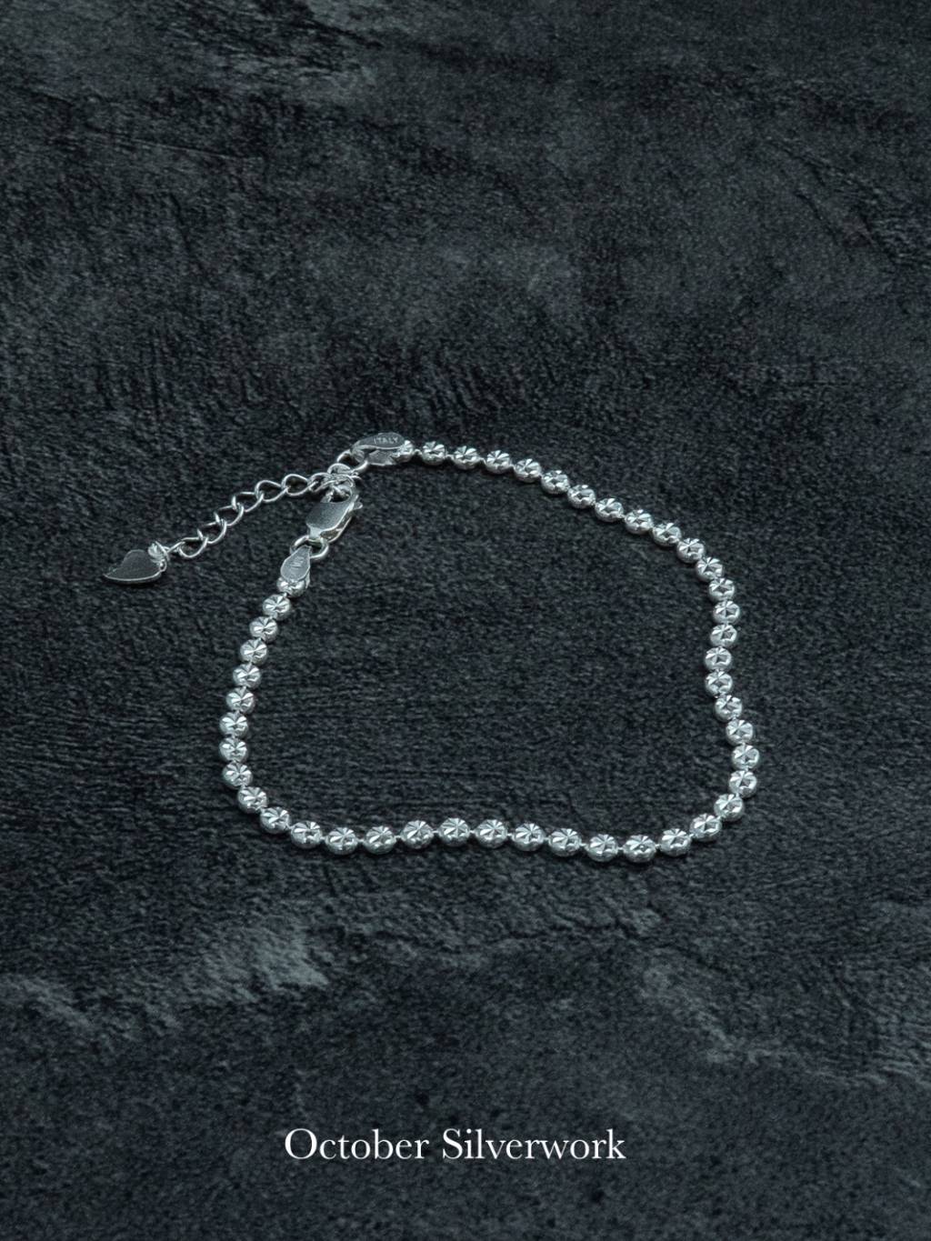 B1577 Round Edge-Cut Sidelink Bracelet