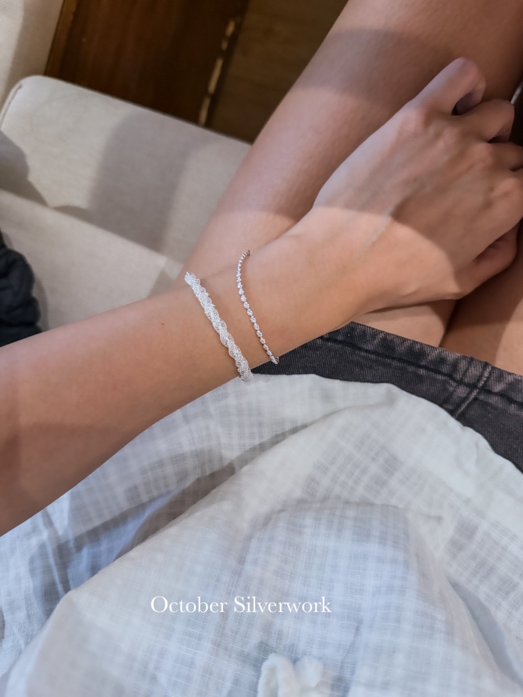 B1577 Round Edge-Cut Sidelink Bracelet