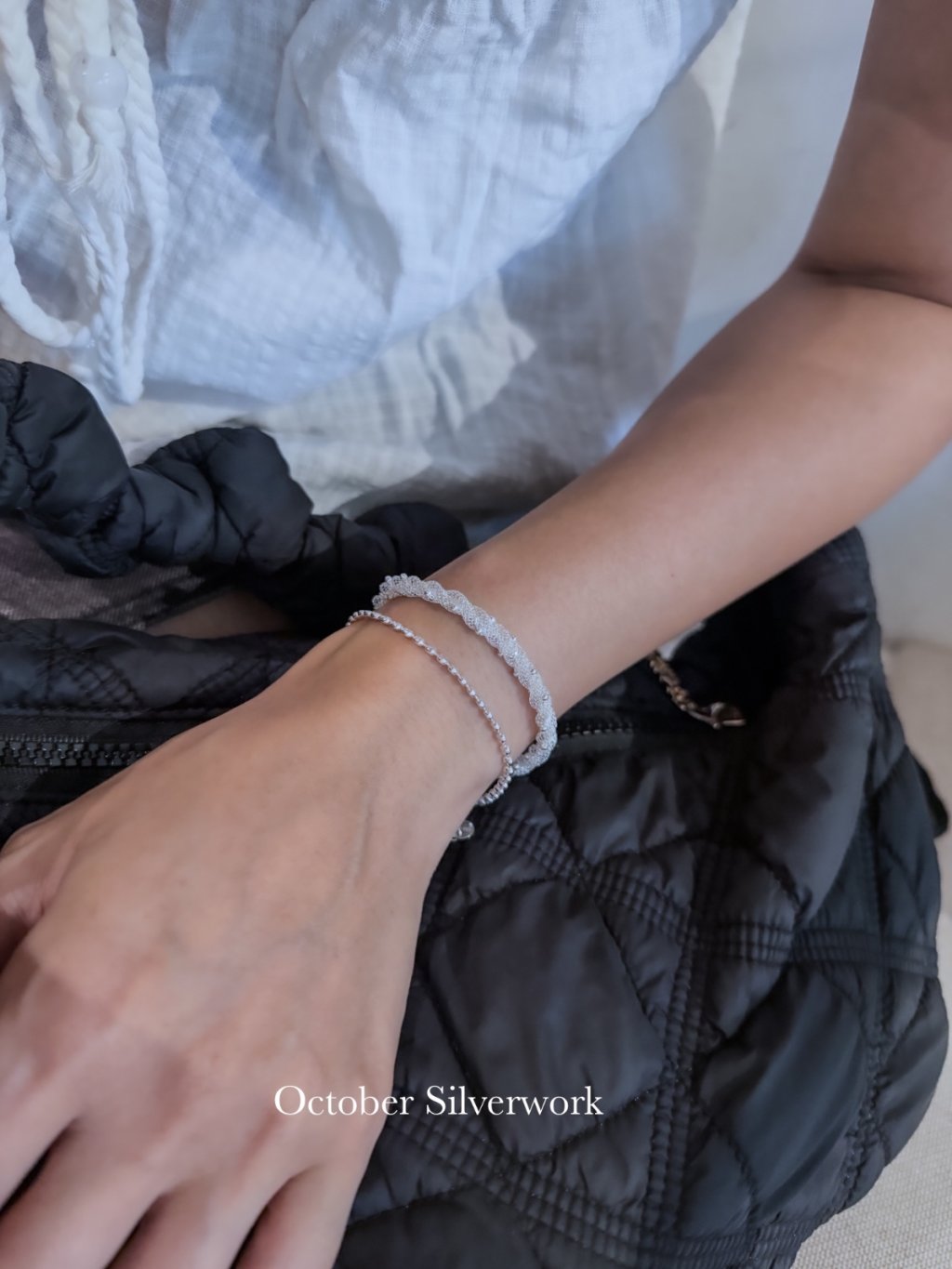 B1577 Round Edge-Cut Sidelink Bracelet