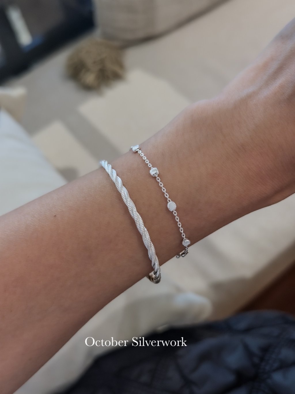 B1579 Solid Round Frosted Bracelet